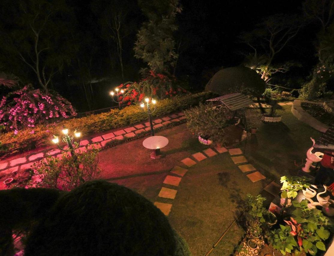 Valleycrest Villa With Swimming Pool マハバレシュワール エクステリア 写真